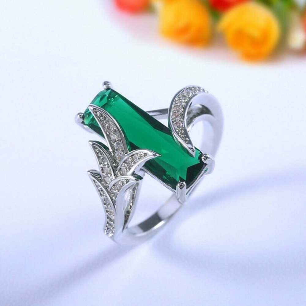 New Gorgeous 925 Silver Emerald Diamond Leaf Ring